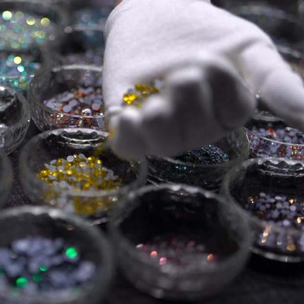 Popular Jeans Embellishment Technique Rhinestone Iron-On